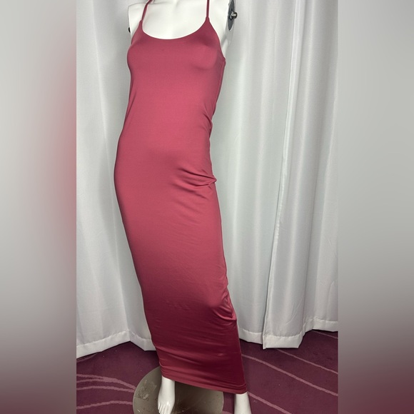 NWOT Streetwear Society CONTURE SHAPING MAXI DRESS - Picture 4 of 7